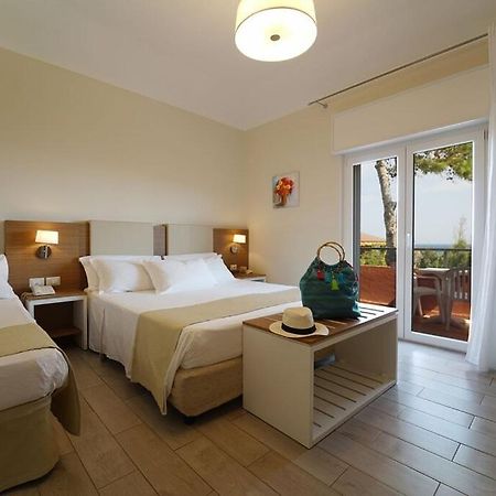 Hotel Villaggio Casarossa 克罗托内 外观 照片