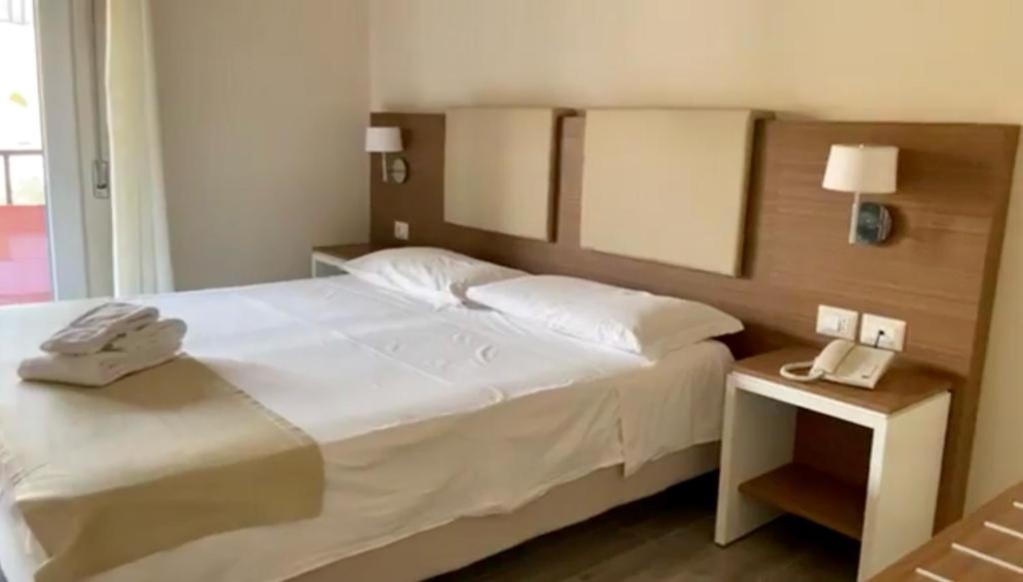 Hotel Villaggio Casarossa 克罗托内 外观 照片