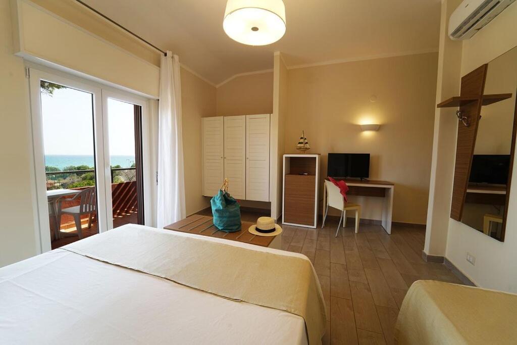 Hotel Villaggio Casarossa 克罗托内 外观 照片